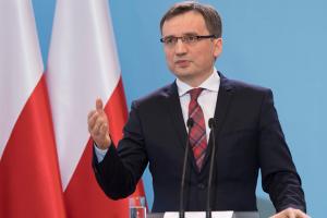 Minister: niezawisłość sędziów, ale pod kontrolą