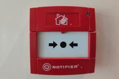 W jakim czasie należy dostosować sposób instalacji balustrad ochronnych do aktualnych wymagań bhp?