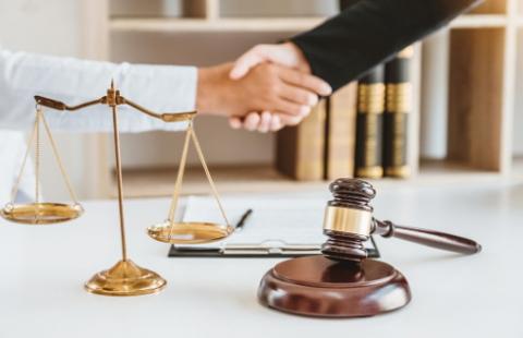 Zarzuty dla kierownika budowy za śmierć strażaka