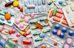 Rząd wyda w 2017 r. 564 mln zł na dopłaty do leków 75+