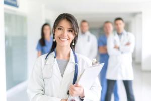 Zwiększenie uprawnień lekarzy w trakcie specjalizacji