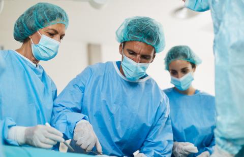 Wrocław: udana implantacja palca od nogi w miejsce kciuka