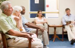 NFZ zapłaci więcej za pierwsze wizyty, by skrócić kolejki do specjalistów