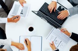 Rząd opublikuje skróconą wersję raportu o handlu w niedziele