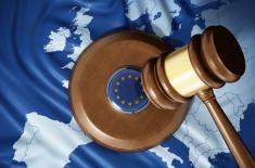 Rzecznik TSUE: Obniżenie wieku przechodzenia sędziów w stan spoczynku narusza prawo UE