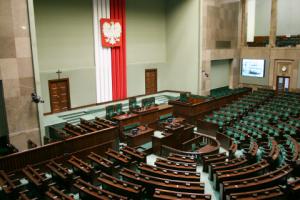 Sejm zbierze się tylko w gronie przedstawicieli - reszta posłów on-line