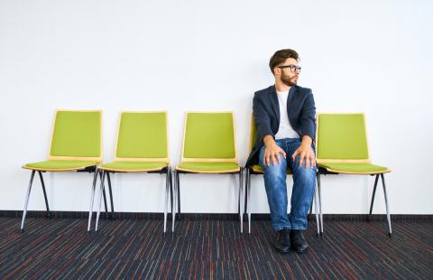 SN: Leczenie oskarżonego w poradni psychiatrycznej nakazuje sądowi powołać obrońcę z urzędu