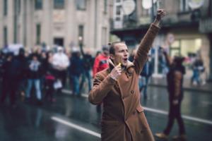 Kto odpowie za szkody po nielegalnym marszu