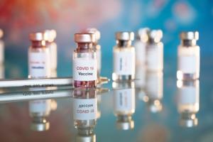 Rząd rozpoczął konsultacje projektu strategii szczepień