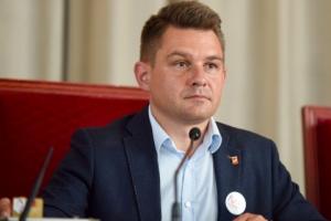 Przewodniczący łódzkiej rady: Wykluczanie radnego potrzebne, sesja online utrudnia kontrolę