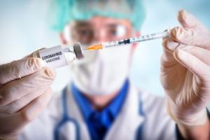 Covid-19 - minister rozszerza listę uprawnionych do wykonywania szczepień