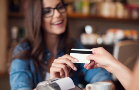 UE: Surowsze przepisy mają regulować usługi finansowe online