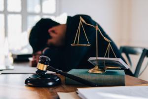 Sędziowie: Stawki za "urzędówki" uwłaczają godności zawodu adwokackiego