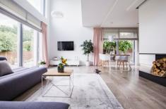 Dostawa lokali mieszkalnych bez VAT i bez możliwości odliczenia podatku naliczonego