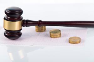 Sąd odmówi zabezpieczenia spłaty rat kredytu? Koszty uzasadnienia wyniosą 30 zł a nie 100 zł