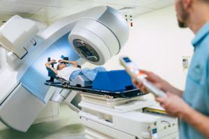 Fizycy bez specjalizacji medycznej zyskają więcej uprawnień w radioterapii