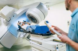 Fizycy bez specjalizacji medycznej zyskają więcej uprawnień w radioterapii