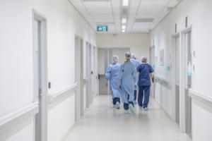 Higienistki szpitalne poza systemem - MZ zapowiada zmiany