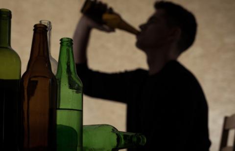 Alkohol w saszetkach jak musy owocowe – i równie łatwy do kupienia