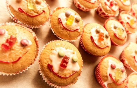 Satyra może piętnować, ale nie wymyślone grzechy