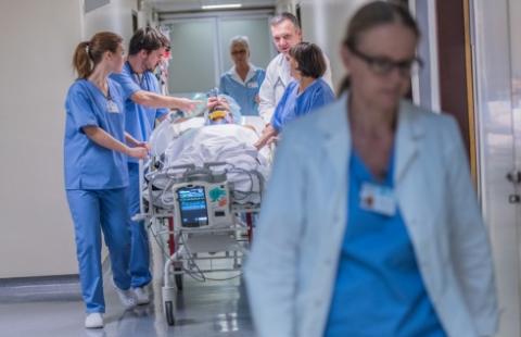 MZ: Nadwykonania nielimitowane w szpitalach będą opłacone