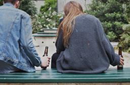 Tusk: Będziemy szukać możliwości zablokowania saszetek alkoholowych