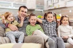 Ustawa o świadczeniu uzupełniającym może dyskryminować ojców. Czy będą zmiany w prawie?