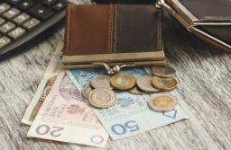 By darowizna była zwolniona z podatku, musi trafić na konto dziecka