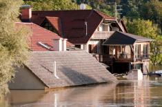 Dodatkowe płatne zwolnienie od pracy pracownika poszkodowanego na skutek powodzi