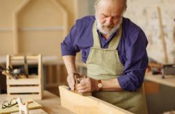 Jaka stawka ryczałtu dla usług stolarki budowlanej