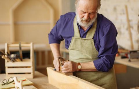 Jaka stawka ryczałtu dla usług stolarki budowlanej