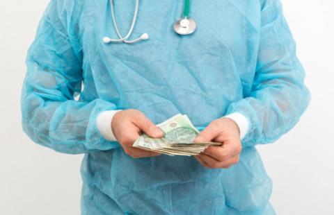 Trwa spór lekarzy z rządem o zarobki. Głos w tej sprawie zabrał premier