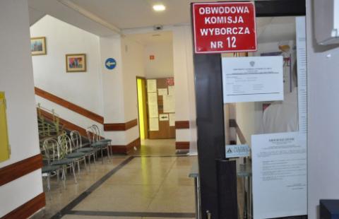 Coraz trudniej wybrać radę dzielnicy, miasta chcą płacić członkom komisji wyborczych