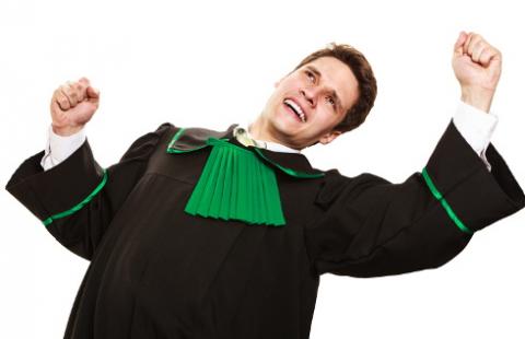 SN: Adwokat przez 5 lat zwodził klientkę, że sprawa się toczy - zapłaci karę