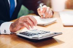 Jak prawidłowo i zgodnie z przepisami wprowadzić program akcji pracowniczych?