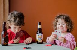 Liberalne podejście do piwa przyspiesza alkoholową inicjację dzieci