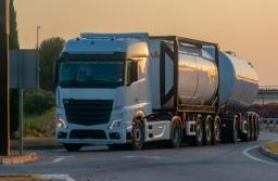 Jak rozliczyć diety kierowcy ciężarówki w transporcie międzynarodowym