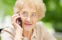 Pani Janina lubi to - AI pomaga oszustom na Facebooku