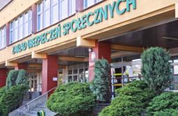 Wakacje składkowe: Kiedy informacja, a kiedy decyzja?