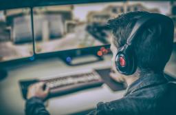 Tak ministerstwo chce chronić małoletnich przed pornografią w internecie