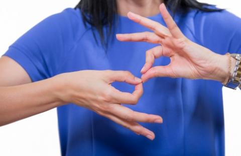 Zmiana prawa może pomóc osobom głuchym w dostępie do rynku pracy