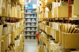 Trudno zajrzeć do rodzinnych papierów ukrytych w urzędach