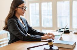 Asystent z dwuletnią szansą na krótszą ścieżkę awansu na sędziego