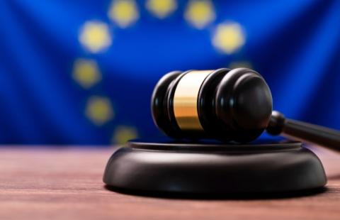 TSUE: Tożsamość płciowa klienta nie należy do danych niezbędnych do zakupu biletu