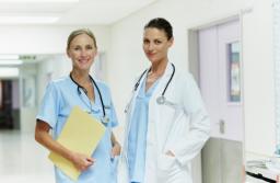 Lekarze mogą już informować o usługach, ale w granicach etycznych