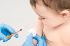 Eksperci postulują o bezpłatne szczepienia przeciwko RSV dla wszystkich niemowląt