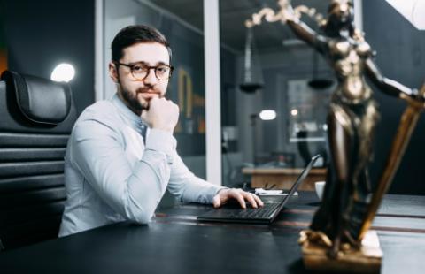 MS: Tacierzyństwo to nie powód do odroczenia egzaminu adwokackiego lub radcowskiego