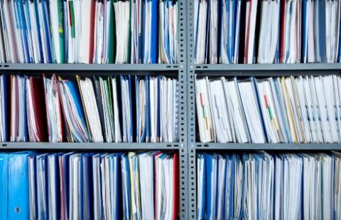 Pisma procesowe mogą tłumaczyć tylko przysięgli bez pośredników