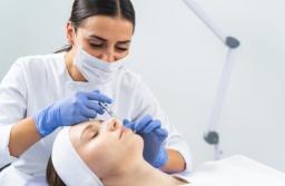 Kiedy usługi medycyny estetycznej są zwolnione z VAT