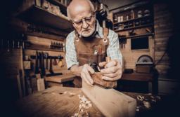 Srebrne tsunami - jak profilaktyka zdrowotna może zmienić rynek pracy w starzejącym się społeczeństwie